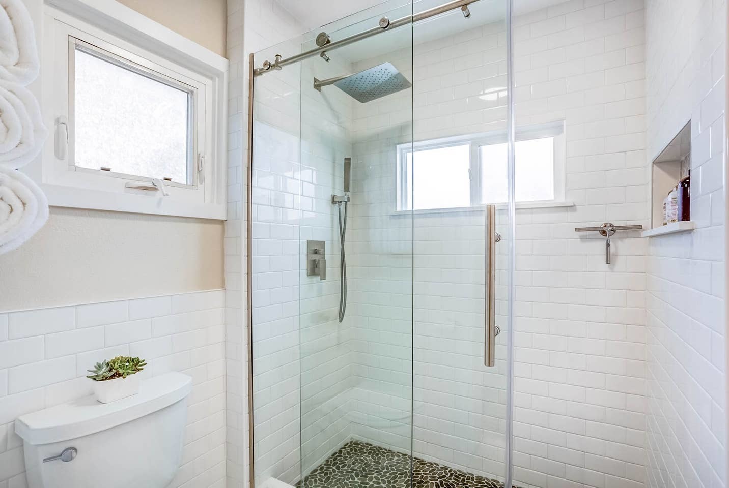 1835 Mackinnon Avenue Front House-A - 1 property image